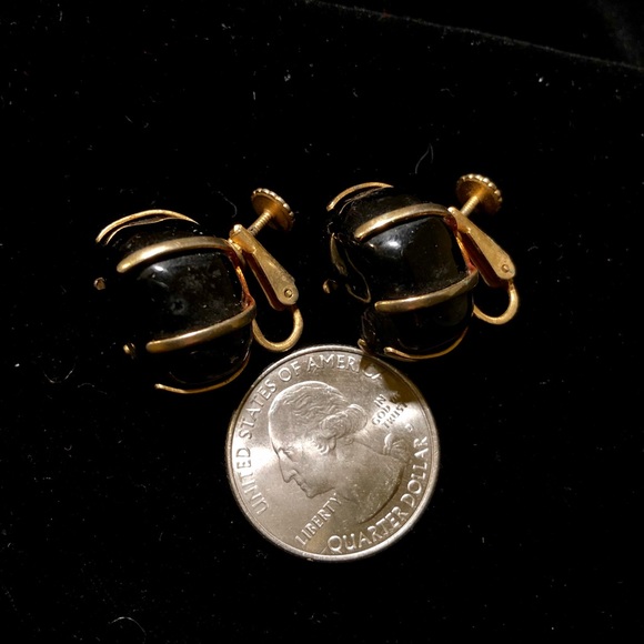 VTG black& goldtone earrings - Picture 2 of 3